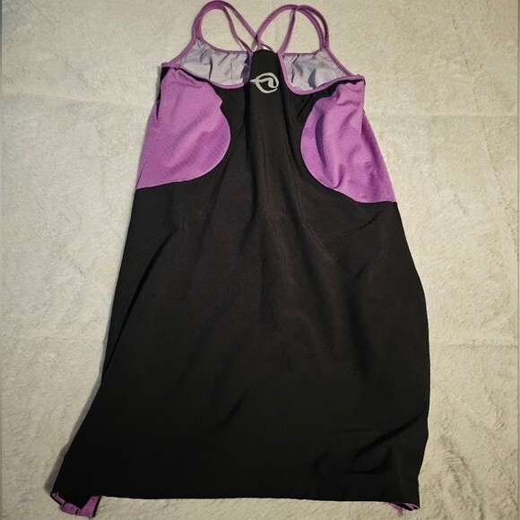 Sporthill Lightweight Trail Running Tennis Dress. Size Medium. Black & Purple - Picture 3 of 4